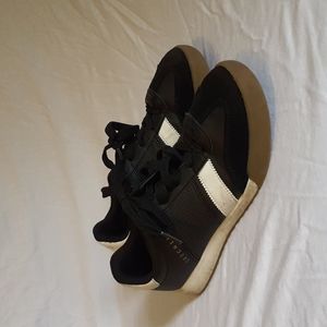 Skechers Youth Indoor Soccer Shoes